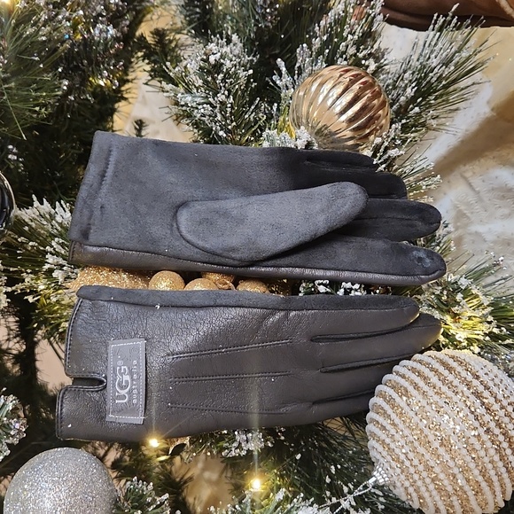 NEW UGG GLOVES - Picture 2 of 3